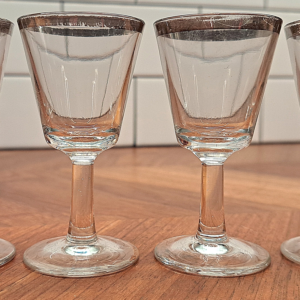 Vintage Small Cordial/Aperitif Glasses With Silver Rims ~ Set of 4 🤩